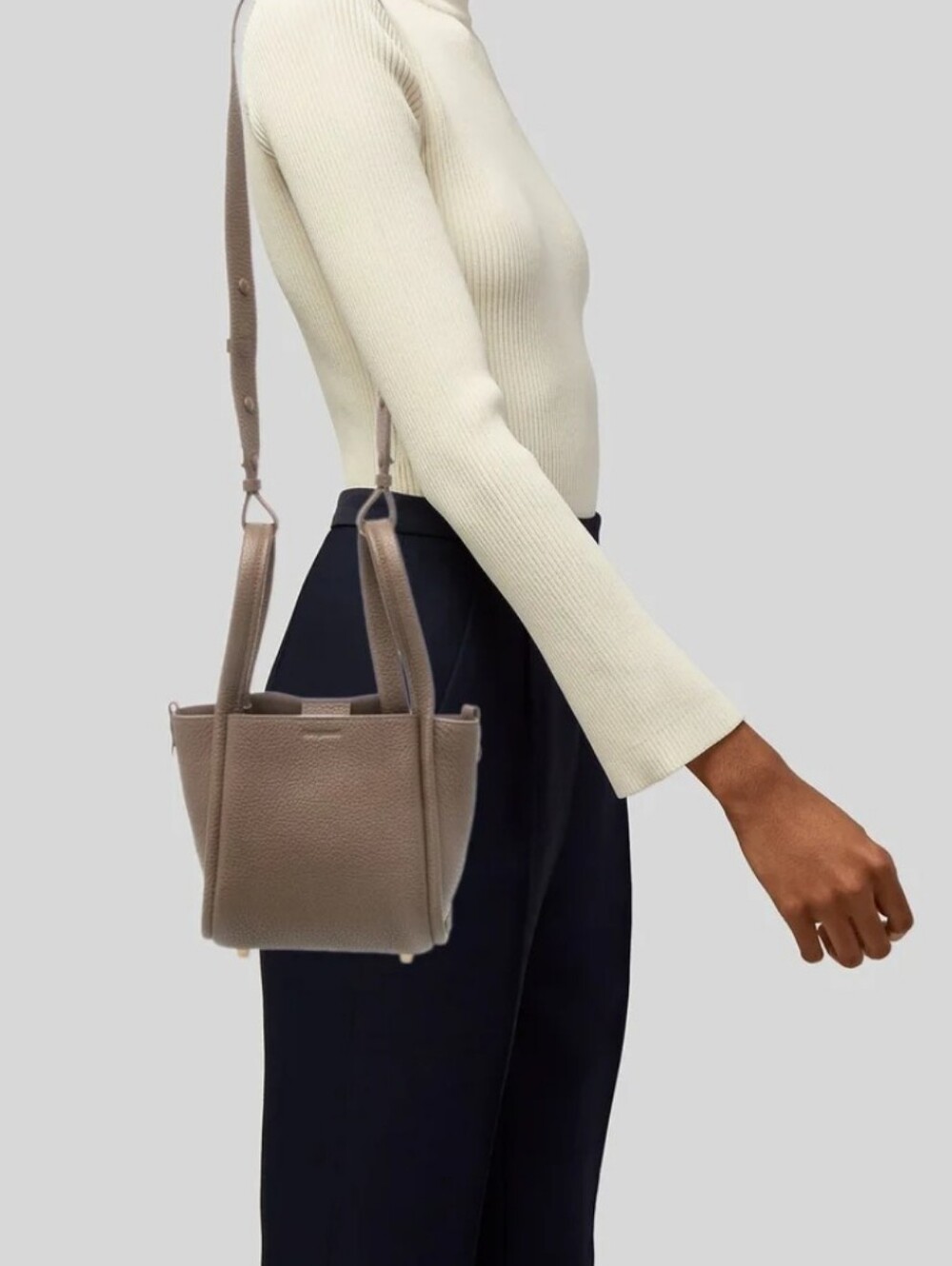 Songmont| Leather Bucket Shoulder Bag with Adjustable Strap